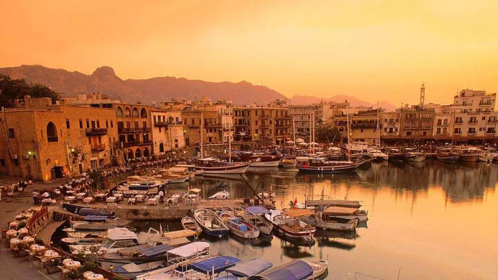 Стоимость перелета Москва — Кипр