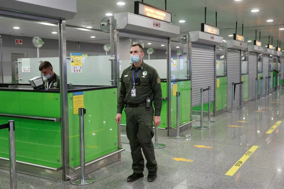 Паспортный контроль в аэропорту: что проверяют при пограничном и таможенном контроле