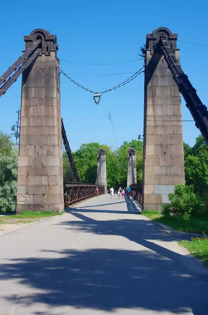 Цепные мосты и другие достопримечательности города острова псковской области