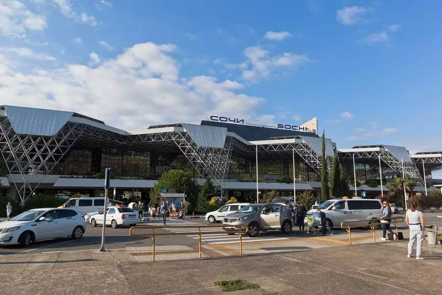 Как доехать от аэропорта Сочи до Лазаревского