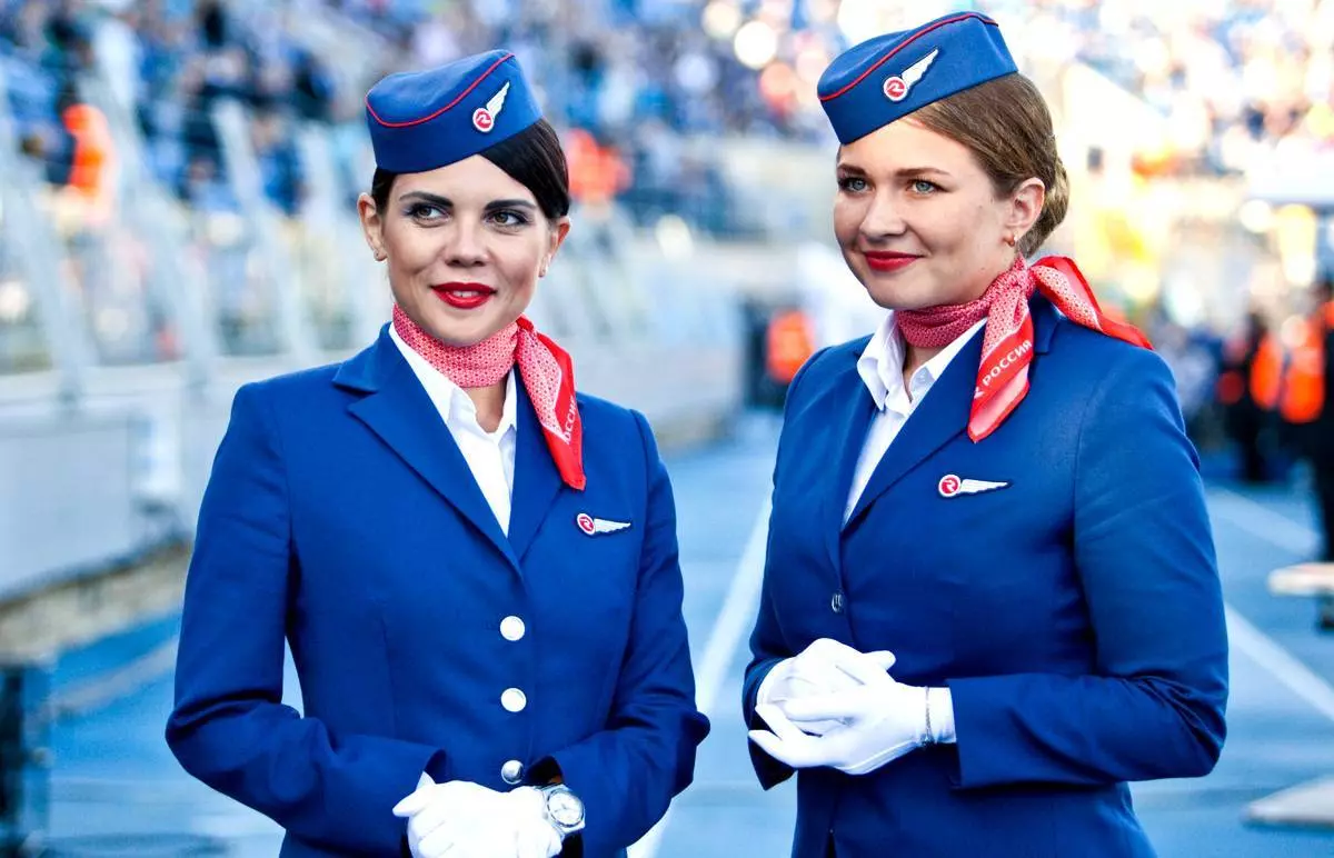 Сколько получают стюардессы в россии