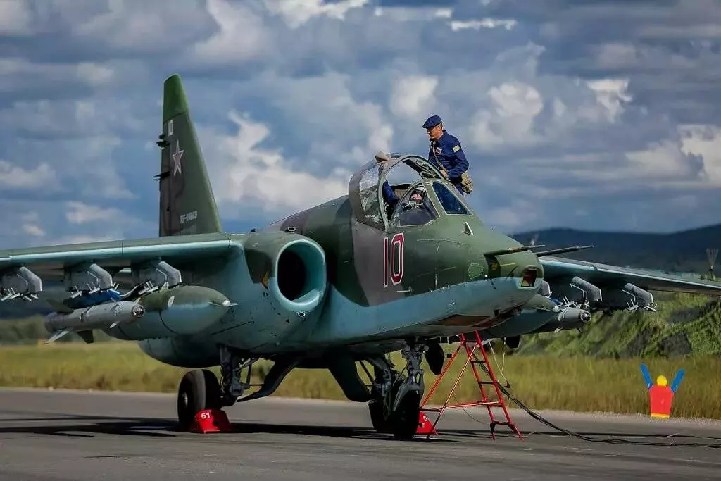 Боевое применение и ттх советского истребителя су-25