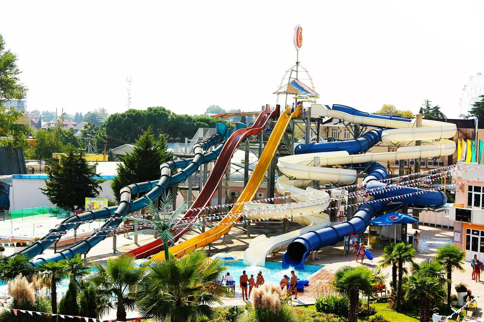 Куда сходить и что обязательно посмотреть в Лазаревском с детьми и без них