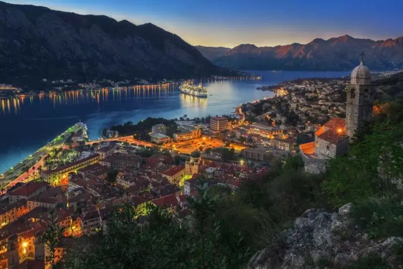 Магазины в Старом Городе Котор