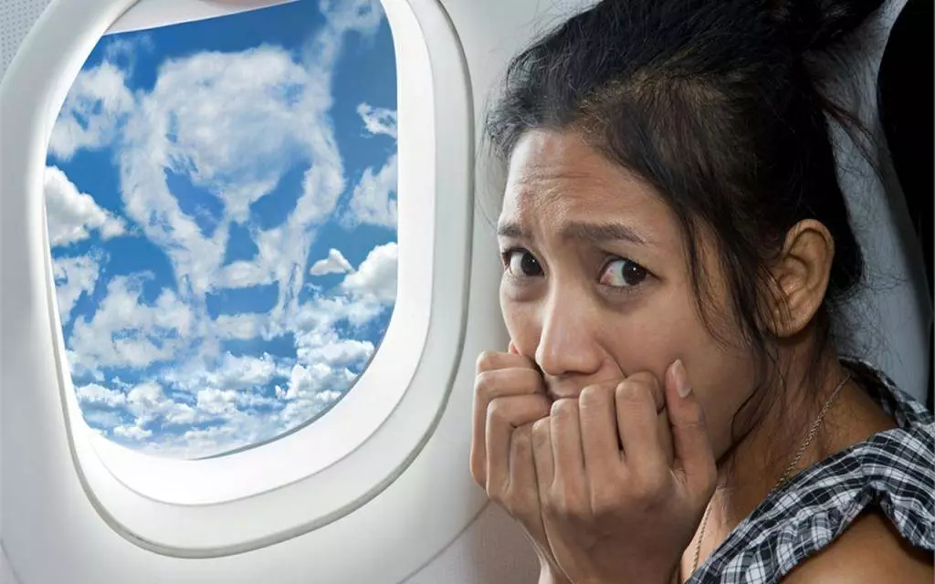 Как перебороть страх летать на самолете, когда лететь нужно, но очень страшно?