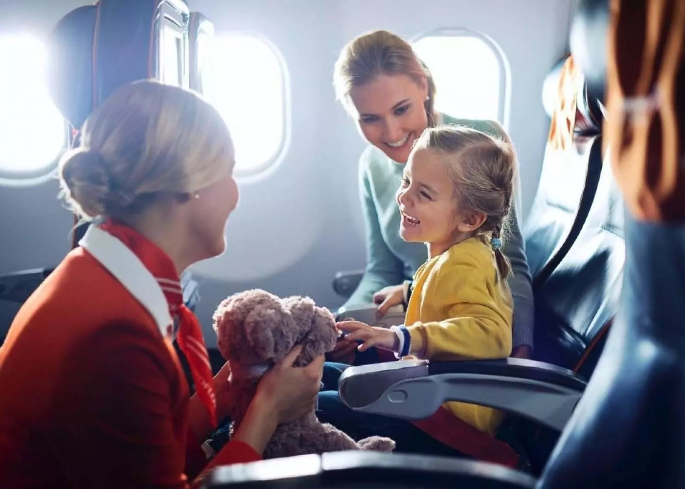 Детский билет на самолет: до какого возраста?
