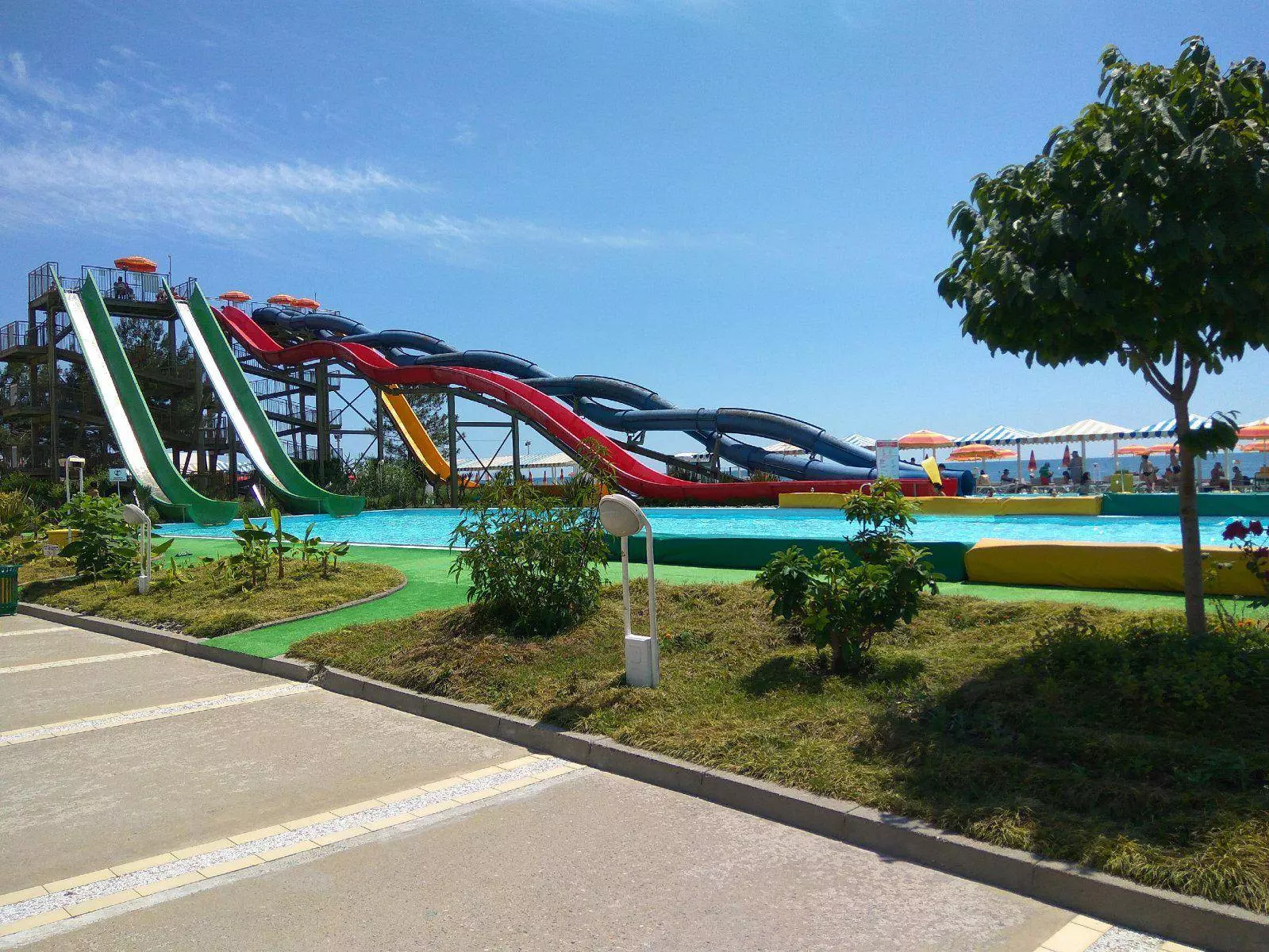 Куда сходить и что обязательно посмотреть в Лазаревском с детьми и без них