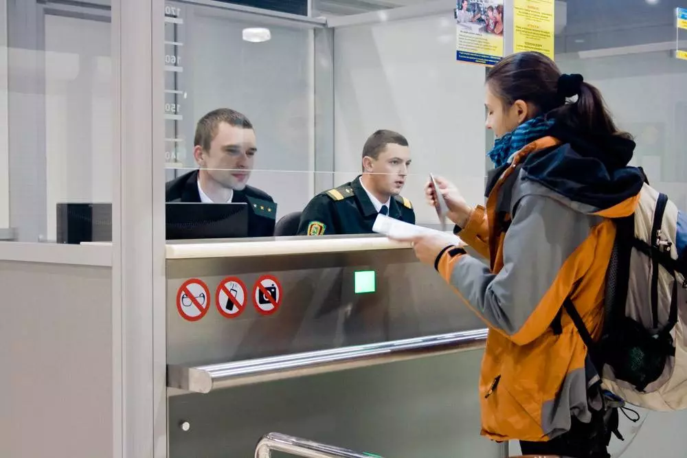 О паспортном контроле в аэропорту — что проверяют, как проходит
