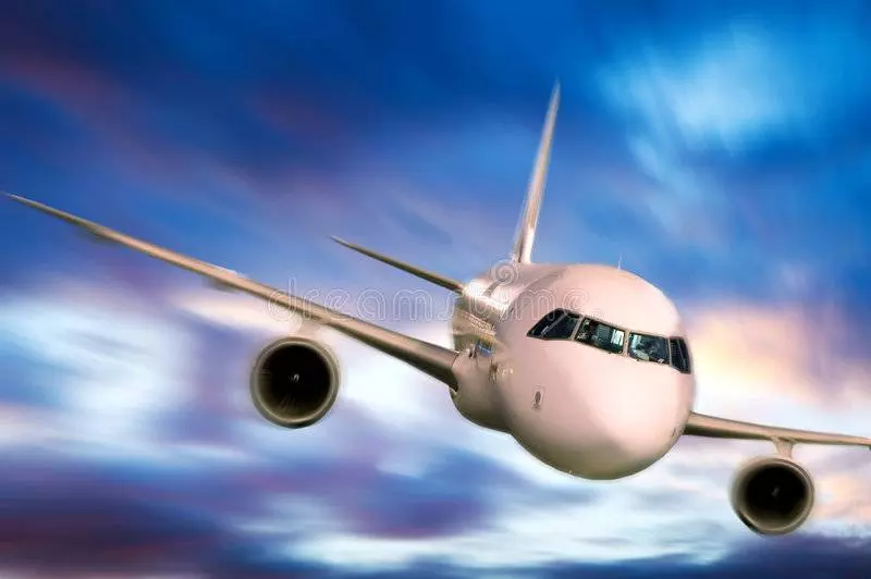 К чему снится падающий самолет - трактование для женщины