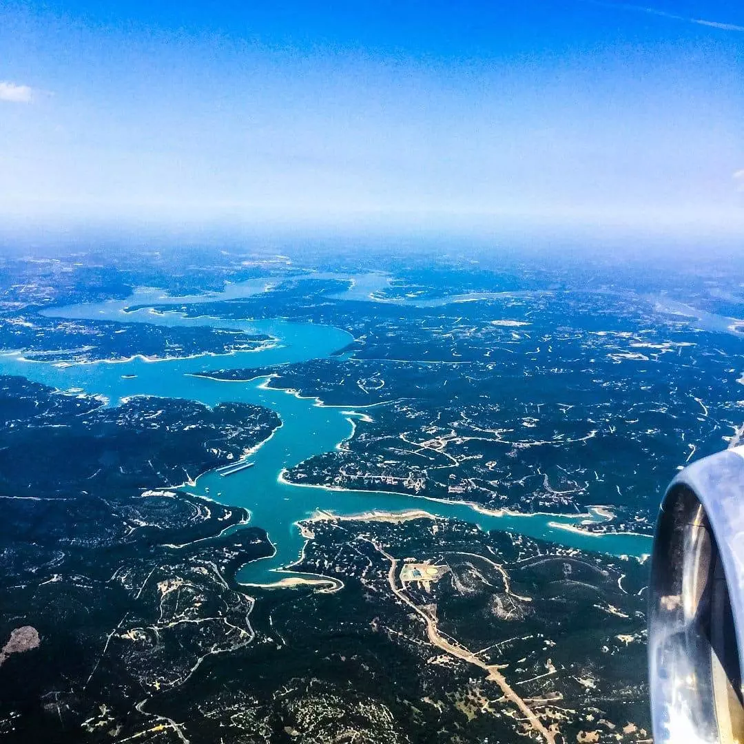 Вид из самолета: из кабины пилота, из окна - фото