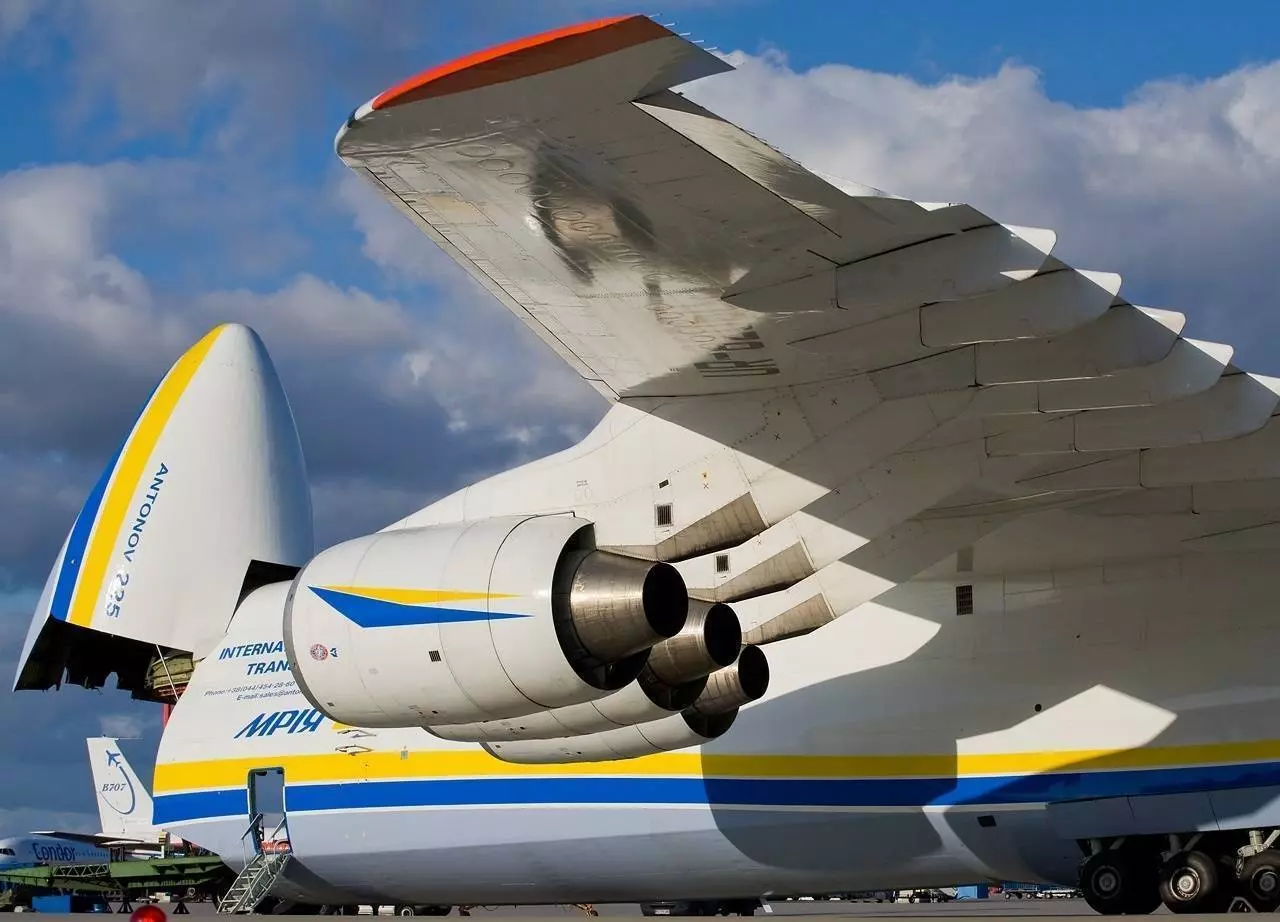 Theturull • какой же самолет ан-225 с б/н ur-82060 сейчас летает по миру??
