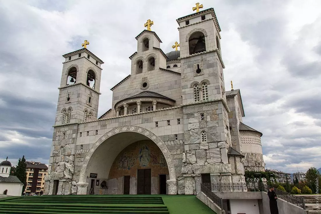 Куда поехать из Подгорицы на море