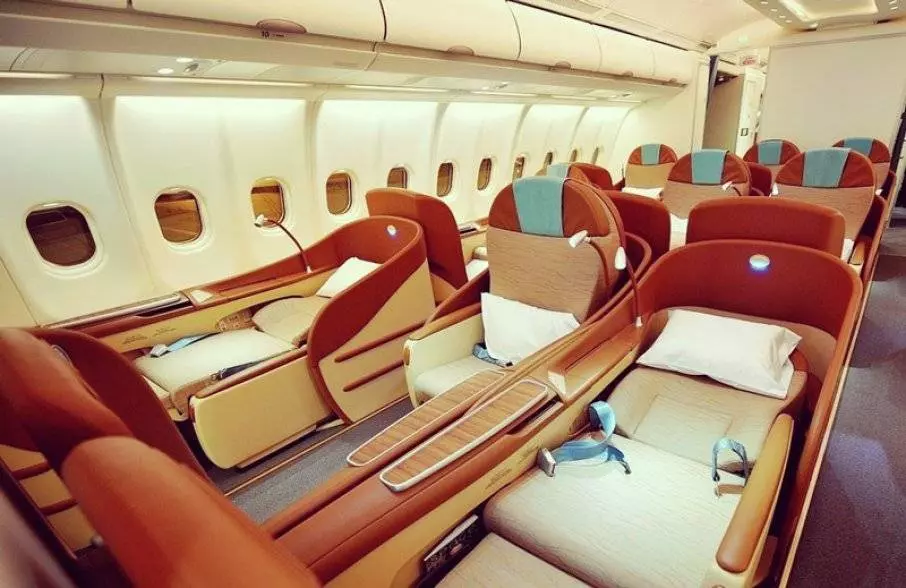 Бизнес класс в самолете: преимущества, отличия от эконом