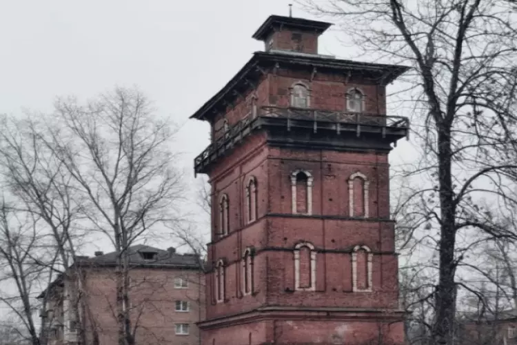 Водонапорная башня в Ярославле – это ценный памятник промышленной архитектуры конца XIX века