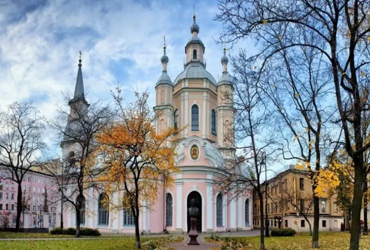 Андреевский собор - один из самых известных исторических и религиозных памятников города. 