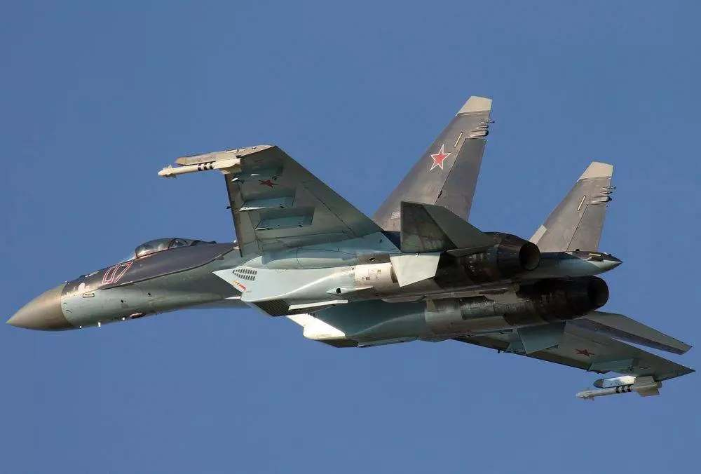 Вертикальный взлет Су-35