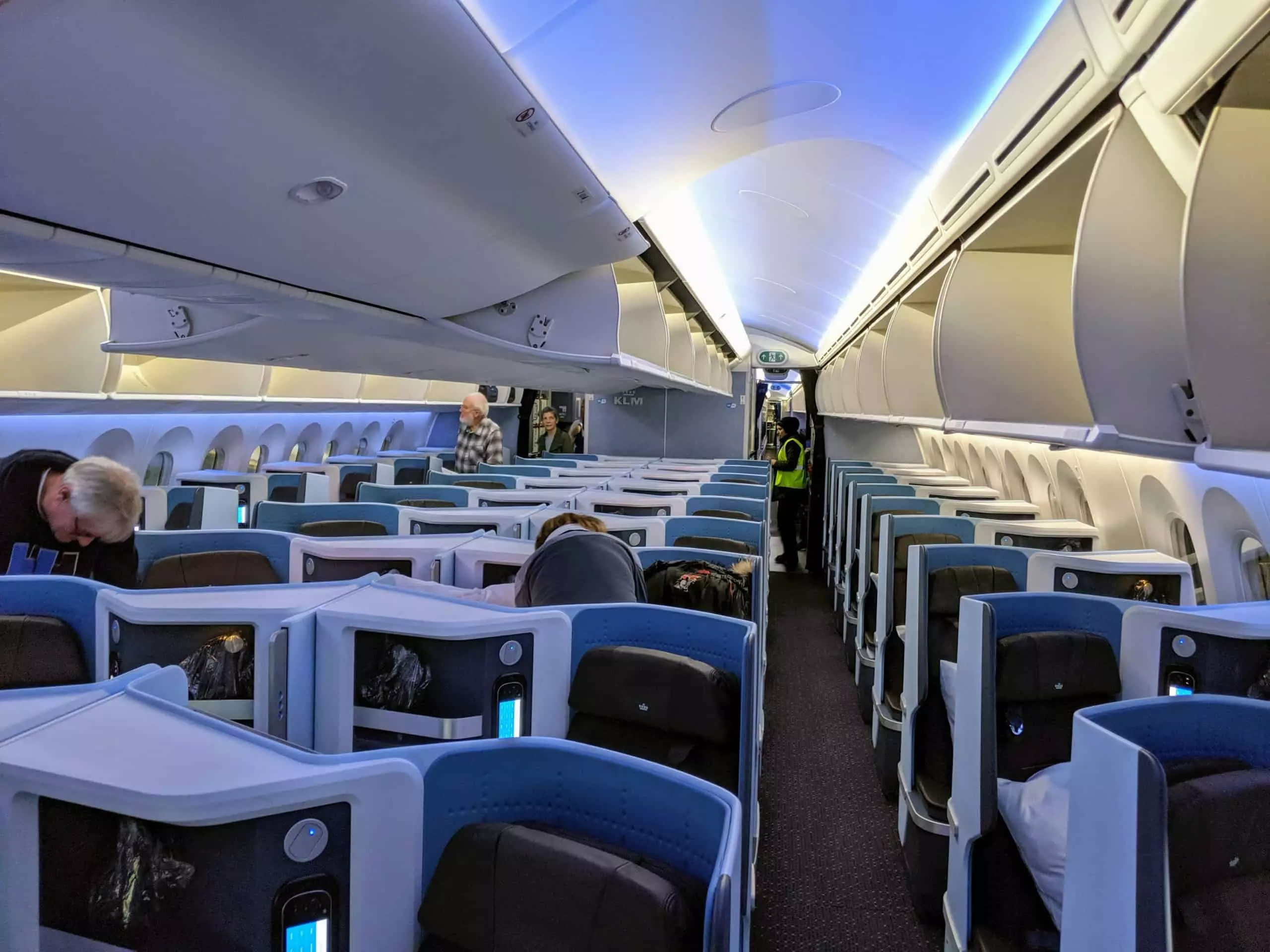 Боинг 787 дримлайнер: boeing 787 dreamliner - технические характеристики, вместимость салона, создание
