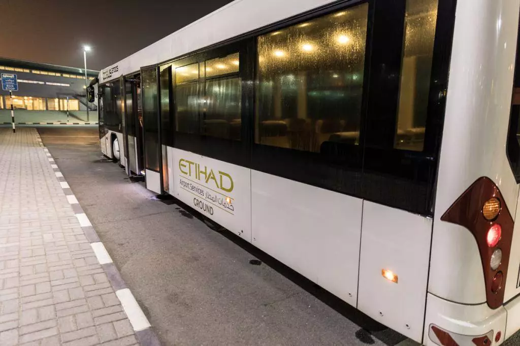 Схема терминалов и месторасположение аэропорта Абу-Даби