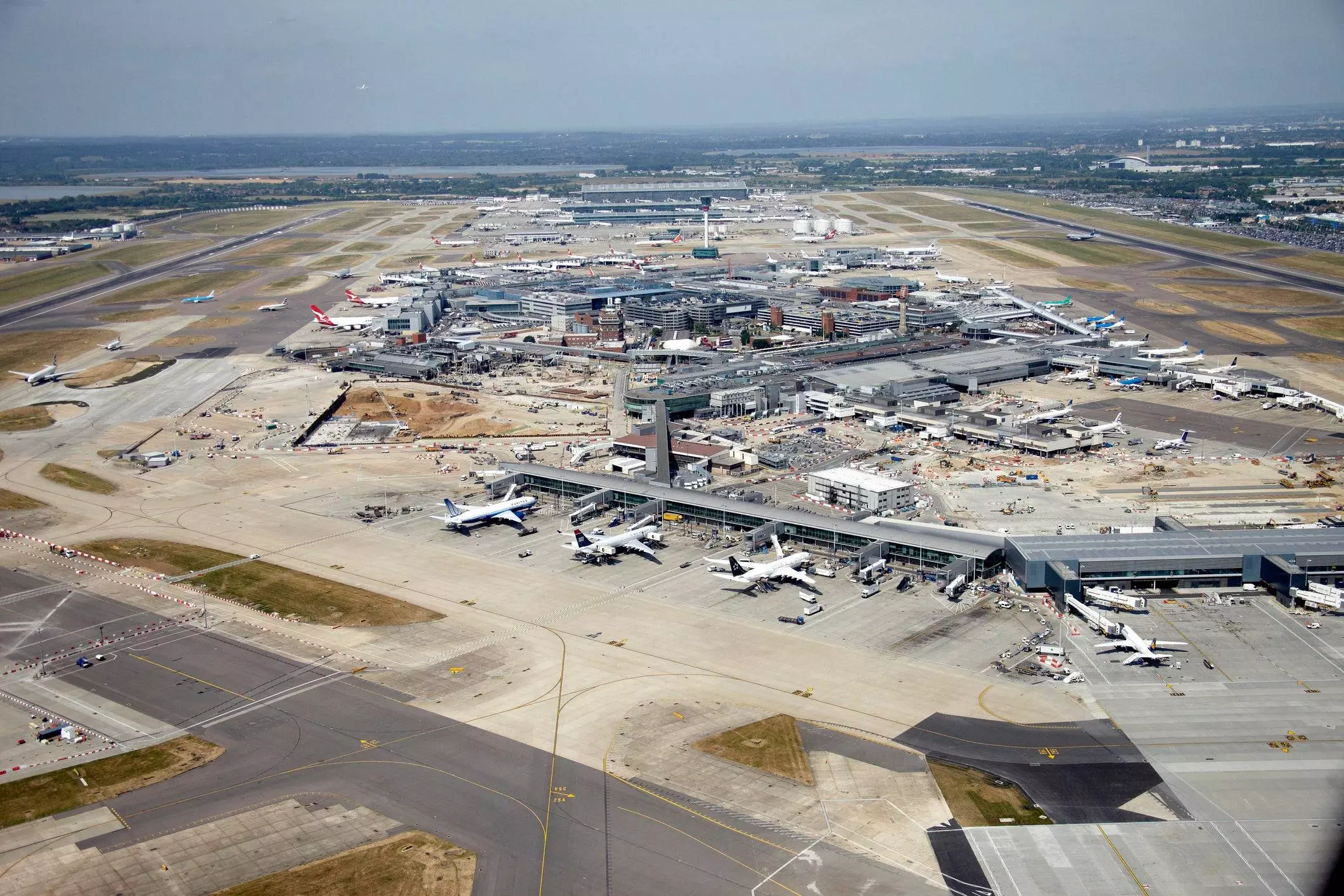 Топ 10 самых больших аэропортов мира