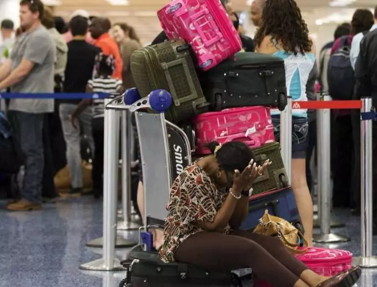 Как найти и вернуть свой багаж, который потеряла авиакомпания при перелете, в конечной или пересадочной точке