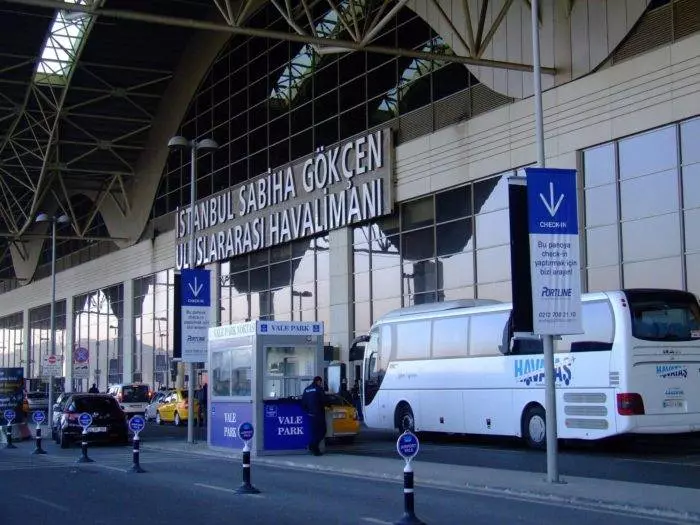 Инфраструктура аэропорта стамбул имени сабихи гёкчен: камеры хранения, залы ожидания и другие услуги