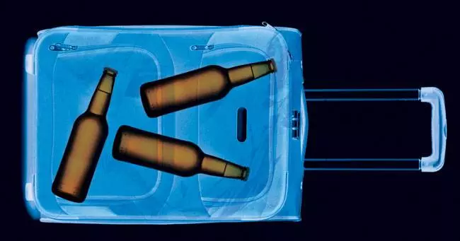 Провоз алкоголя в самолете: по россии, в багаже, в ручной клади, аэрофлот, нормы, ограничения, за границу, в германию