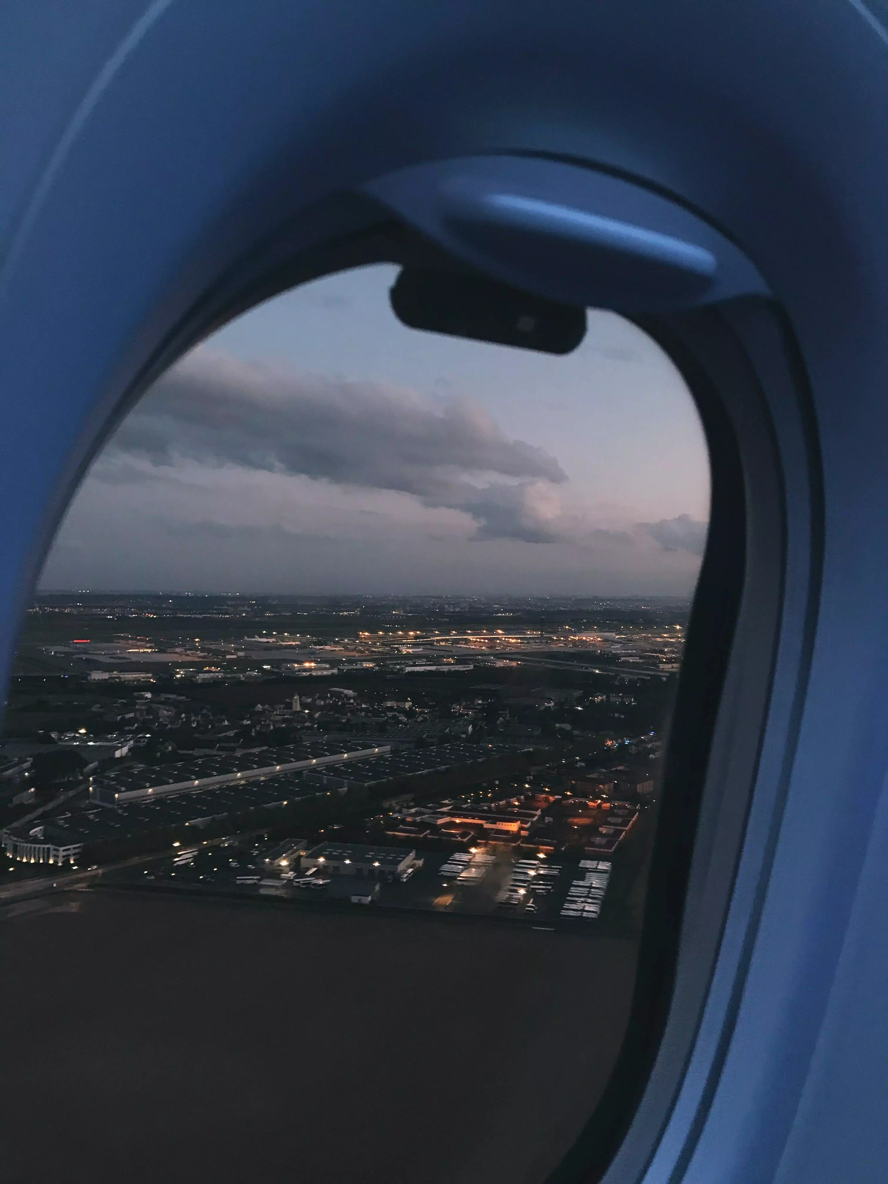 Вид из самолета: из кабины пилота и окна