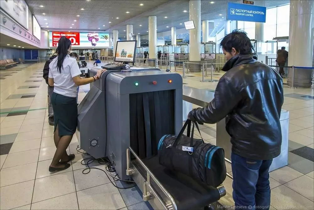 Рентген в аэропорту для проверки багажа