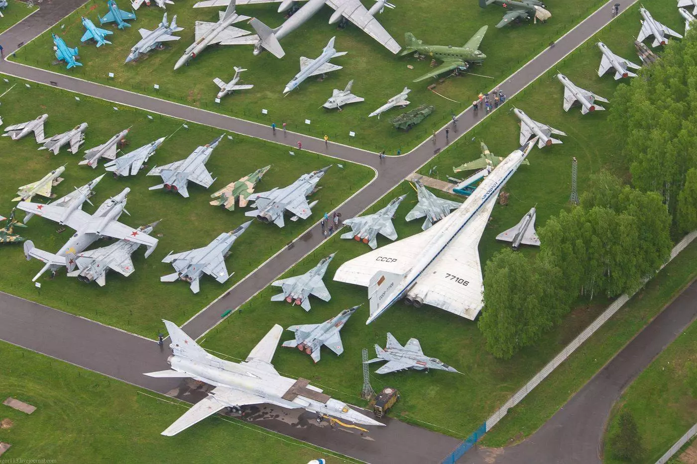 Парк на ходынском поле: музей самолетов и оптические фокусы