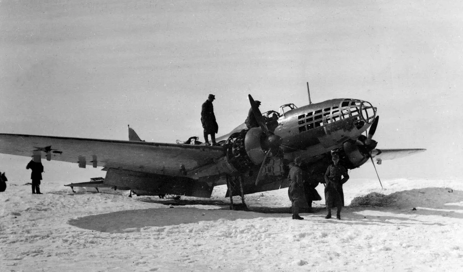 «скоростная и манёвренная машина»: чем уникален самолёт-бомбардировщик советской дальней авиации дб-3 — рт на русском