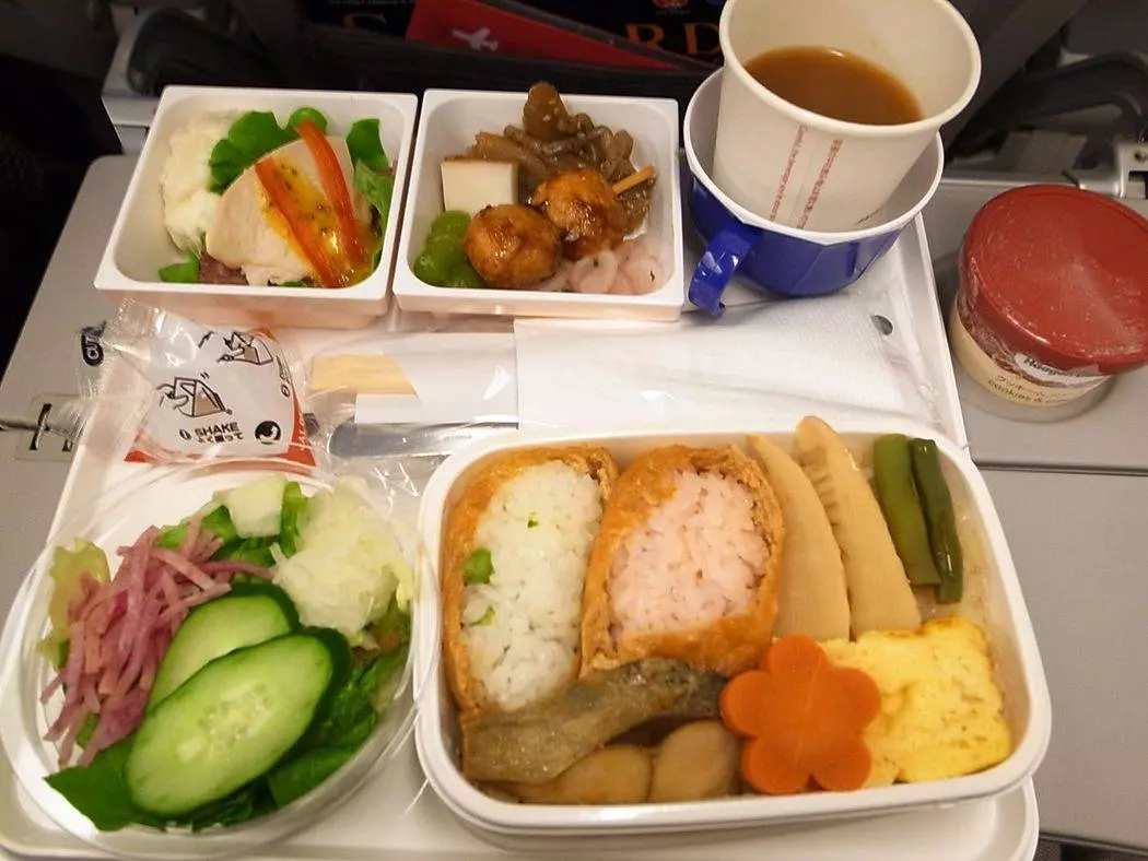 S7: кормят ли сейчас в самолете, стандартное питание, снэк и спецпитание