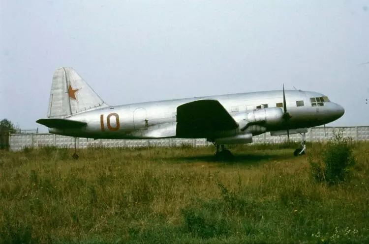 Что из себя представляет новейший российский военно-транспортный самолет ил-112в