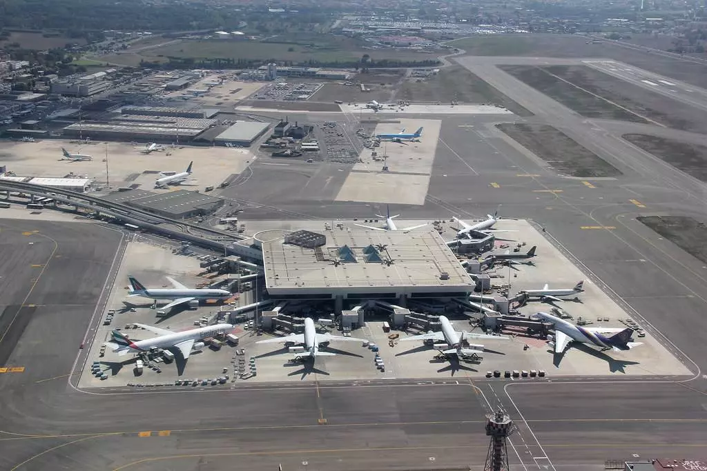 Инфраструктура аэропорта фьюмичино: камеры хранения, залы ожидания и другие услуги