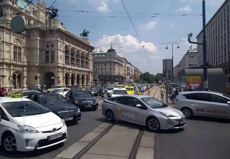 Как доехать из аэропорта Вены до центра города