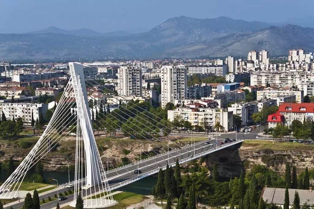 Зарплата в Черногории
