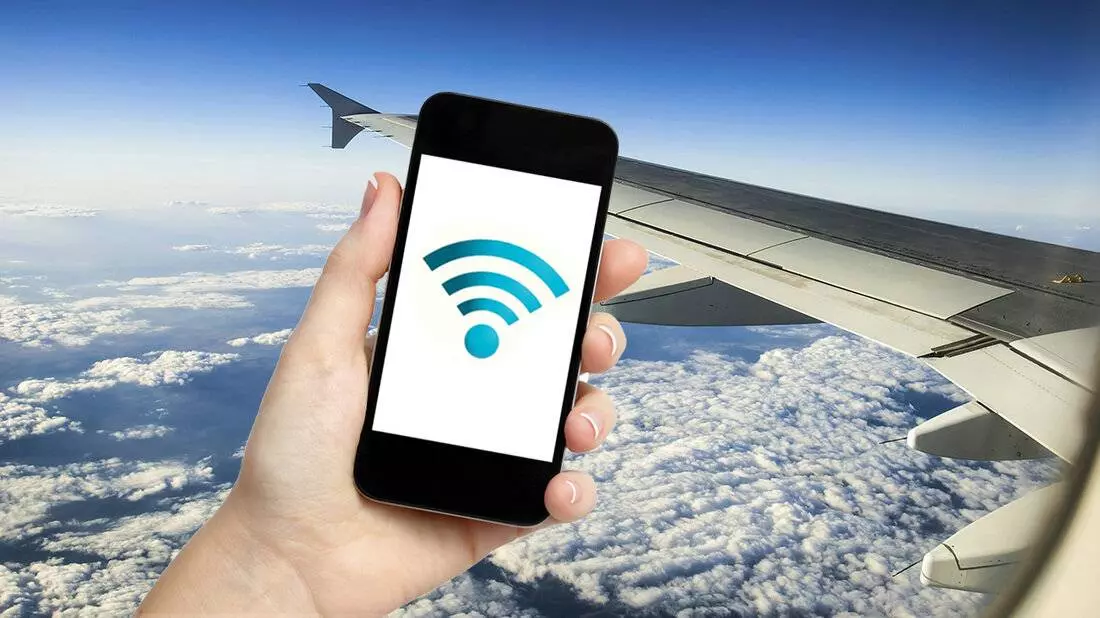 Интернет в самолете: можно ли подключиться к wi-fi во время полета