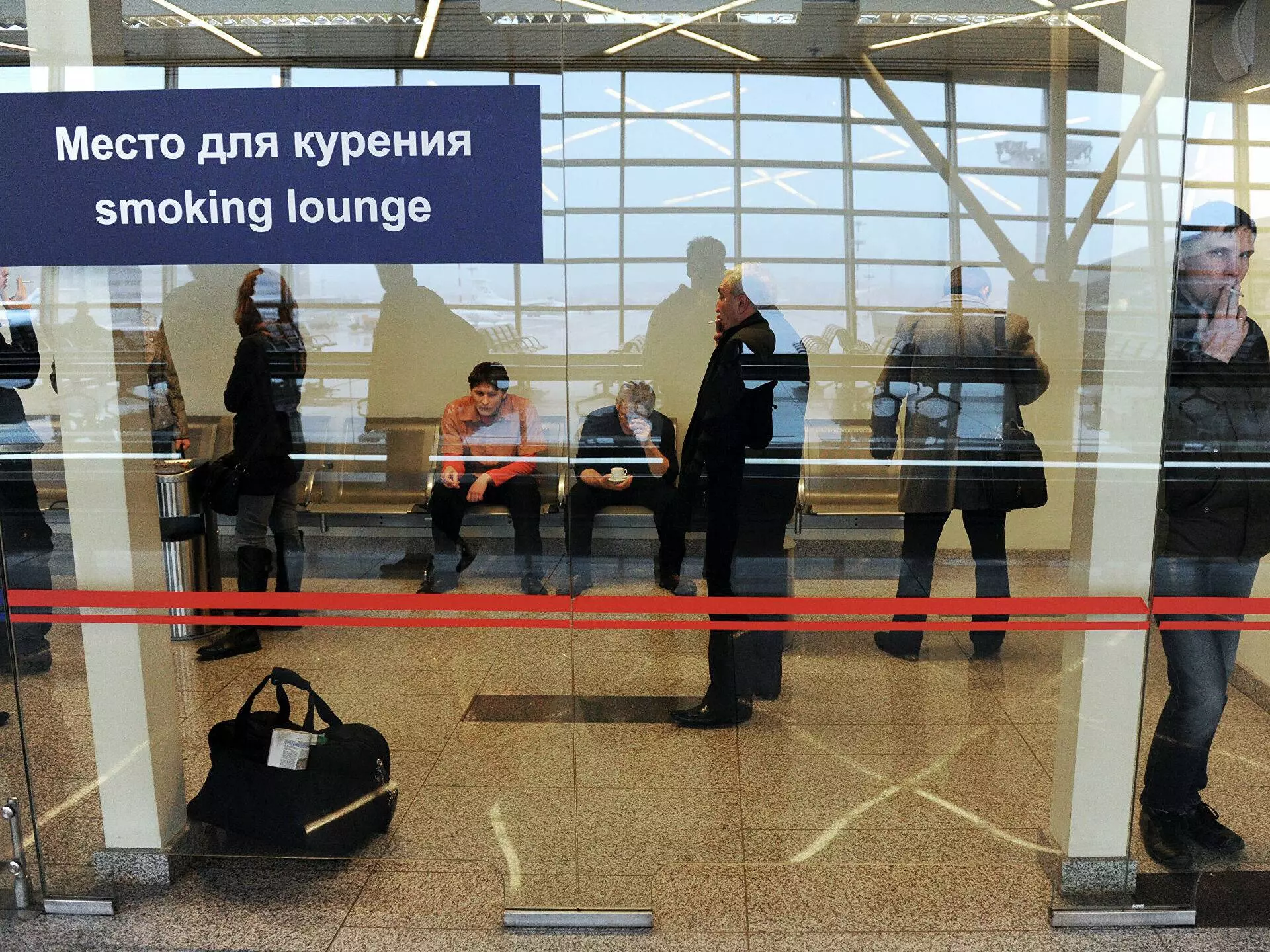 Iqos во внуково, курилка в аэропорту: где находится место (комната), зона для курения в зоне посадки терминала а, после регистрации,