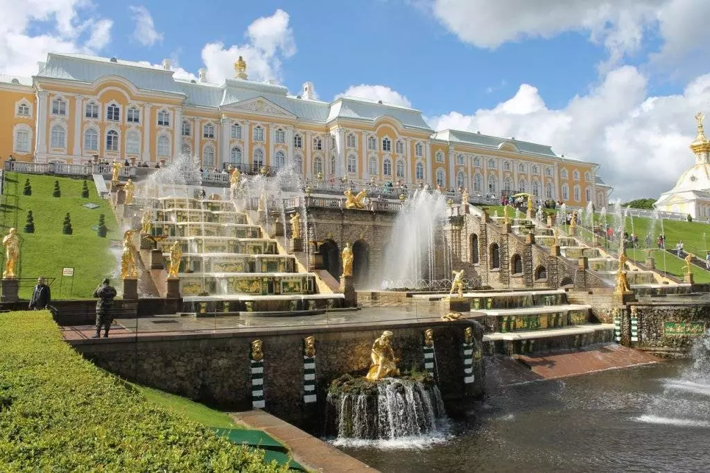 Дворцы петергофа - краткое описание и фото