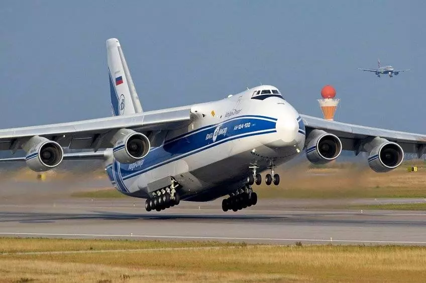 Транспортная авиация россии: самые мощные и грузоподъемные