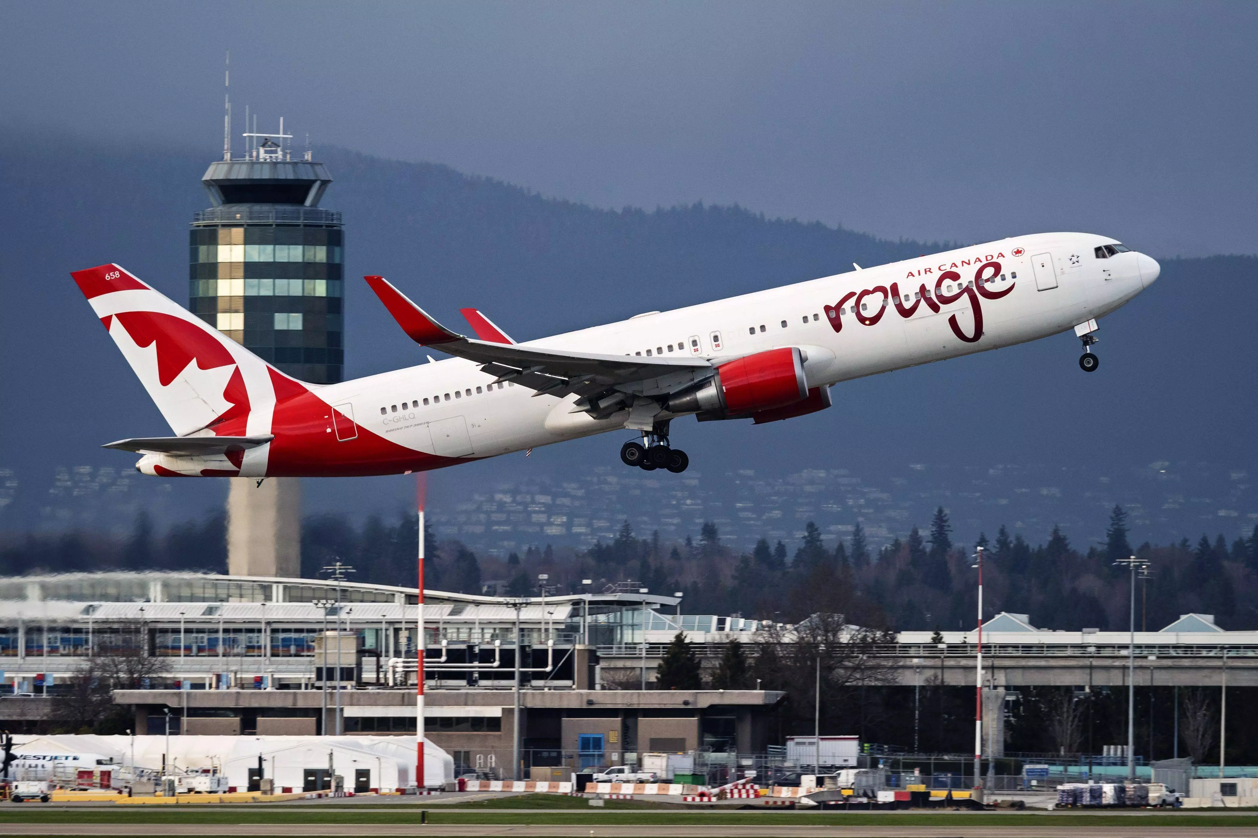 Крупнейшая канадская авиакомпания air canada уволит до 60% сотрудников ► последние новости
