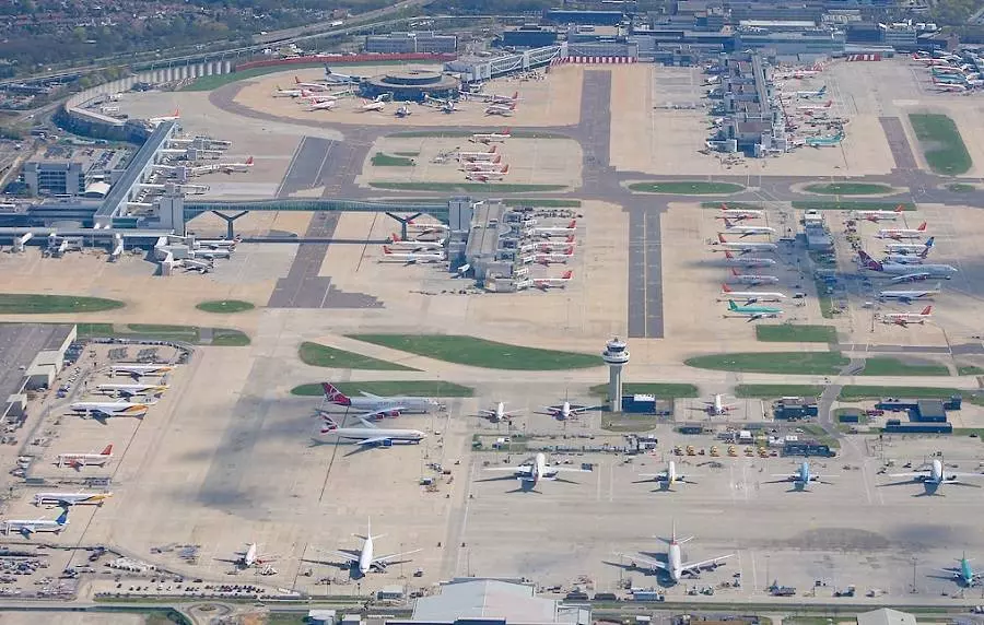 Десять крупнейших аэропортов европы