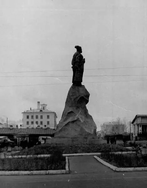 Памятники хабаровска поведают историю города и страны