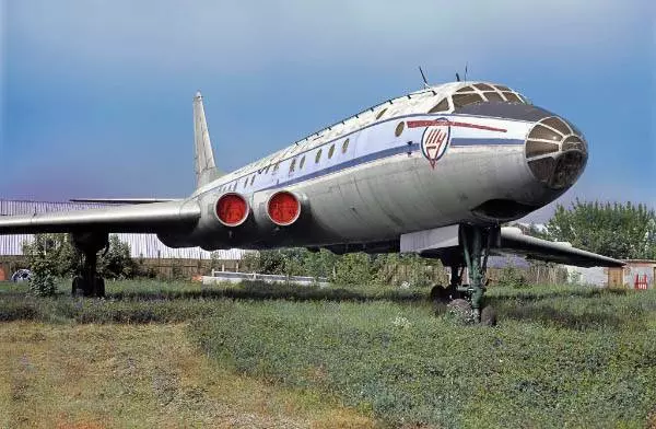 Туполев ту-134ак и ту-134 «балканы» – самолеты управления и воздушные командные пункты