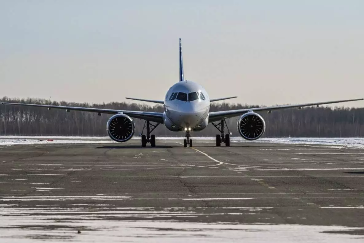 Отечественный самолет с американскими двигателями: станет ли мс-21 "своим" для россии? :  аналитика накануне.ru