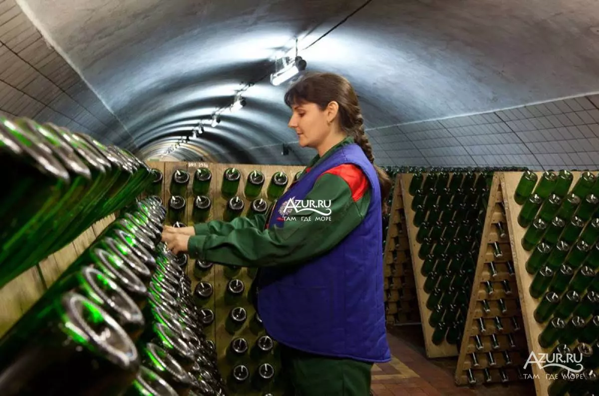 Абрау-дюрсо: где находится, история места и экскурсия на завод шампанских вин