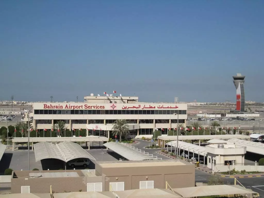 Камеры хранения, залы ожидания, парковка | инфраструктура аэропорта бахрейн манама