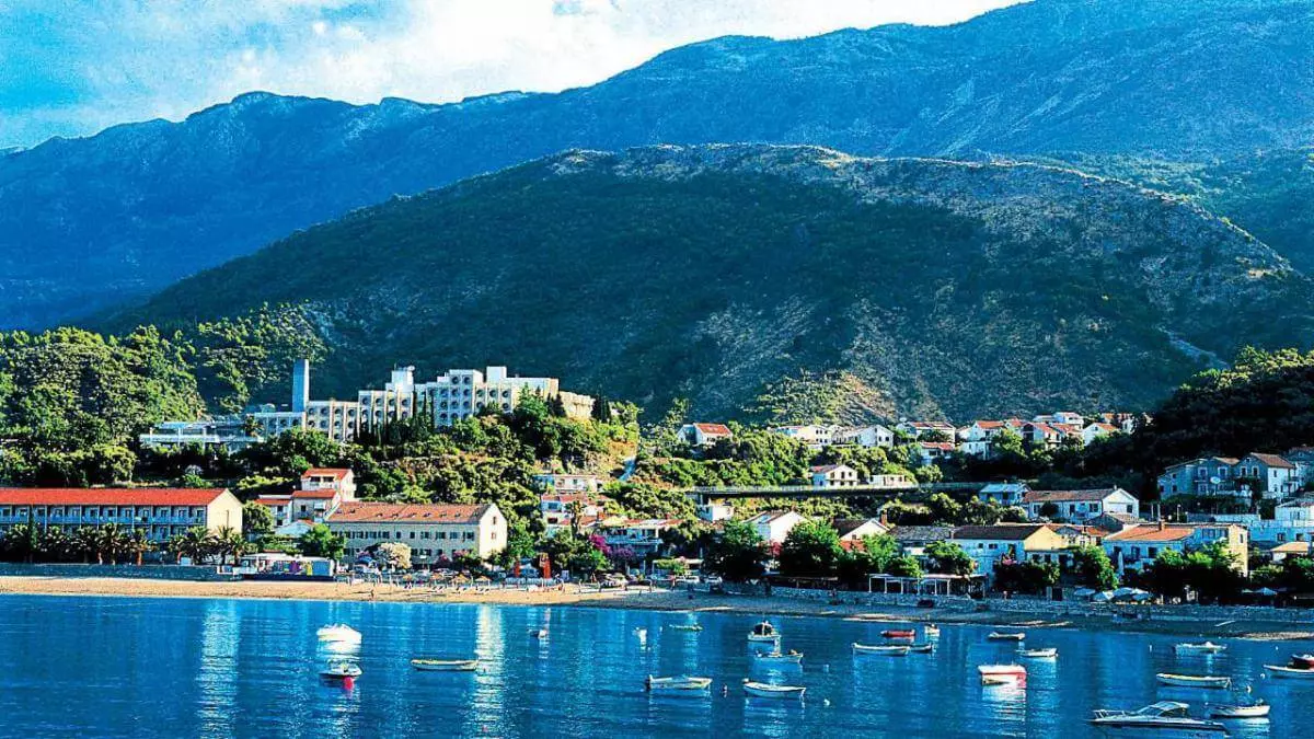 Куда поехать из Подгорицы на море