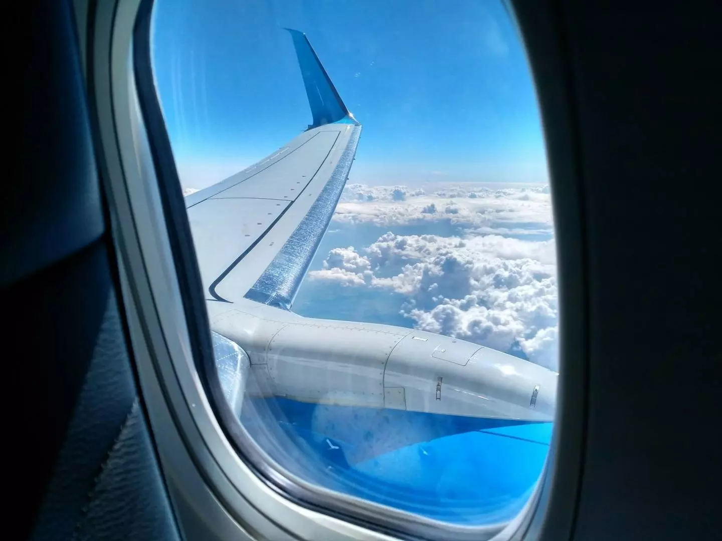 У прохода или иллюминатора — какие места в самолете самые комфортные?