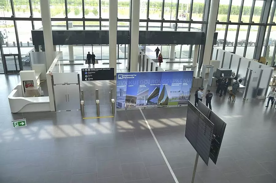 Новый аэропорт в сабуровке: строители работают на высоте 20 метров от земли