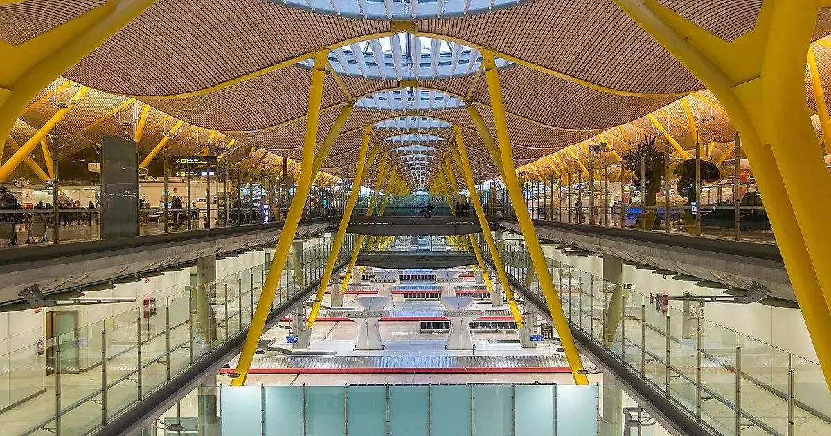 Все, что нужно знать о воздушных воротах испании: как устроен аэропорт мадрида барахас